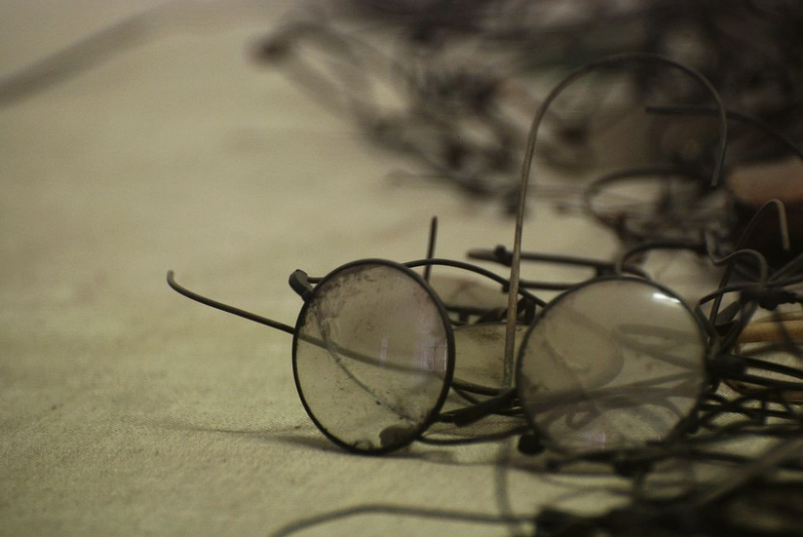 oculos-prisioneiro-auschwitz